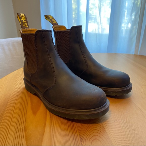 Dr. Martens 2976 Crazy Horse Leather Chelsea Boot, Size 9 - Picture 1 of 11